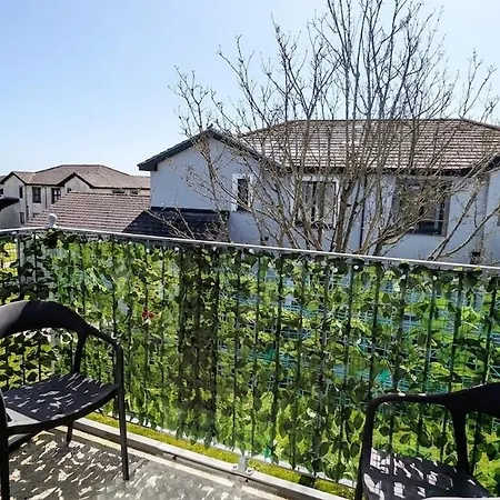 Peaceful 2-bedroom With Wood Burning Stove And Sunny Balcony, Short Walk To Beach, Pet Friendly