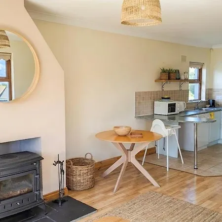 Peaceful 2-bedroom With Wood Burning Stove And Sunny Balcony, Short Walk To Beach, Pet Friendly *