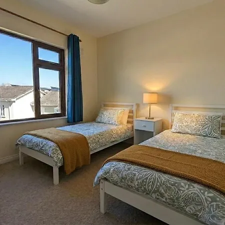 Peaceful 2-bedroom With Wood Burning Stove And Sunny Balcony, Short Walk To Beach, Pet Friendly * Tramore