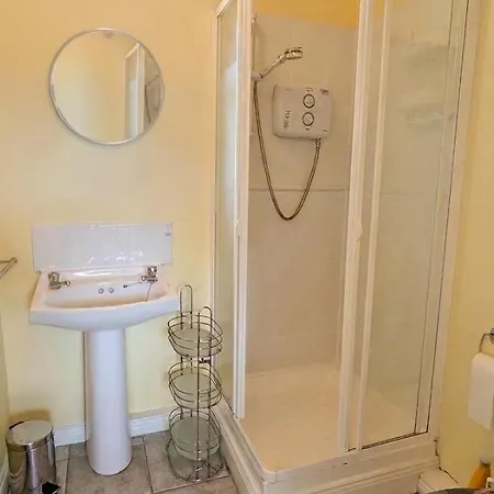 Peaceful 2-bedroom With Wood Burning Stove And Sunny Balcony, Short Walk To Beach, Pet Friendly * Tramore
